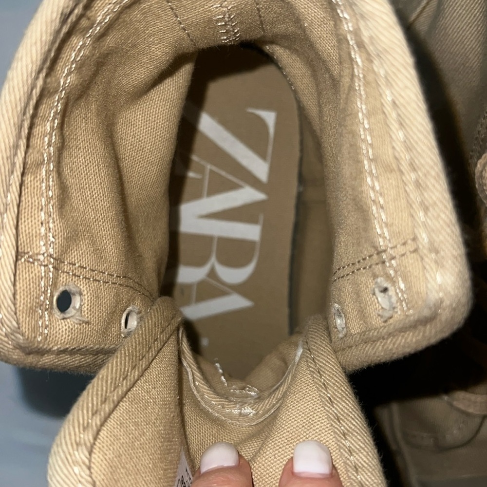 Zara Caqui Shoes. Size 8